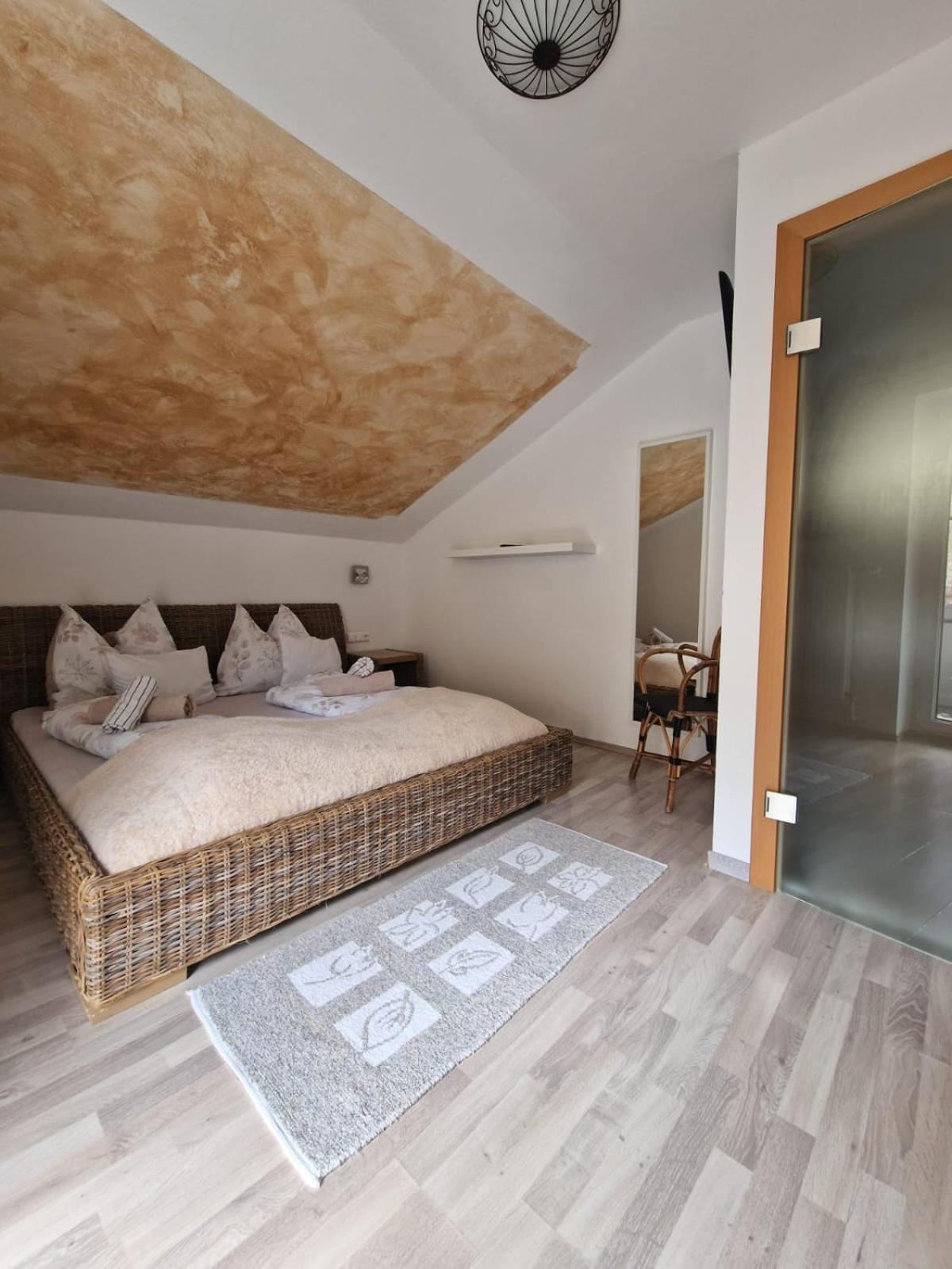 Haus Emily Bed and Breakfast Schladming Exteriör bild